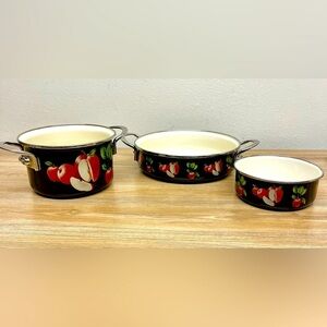 Vintage Ginny’s Enamel Pots and Pans With Apple Theme Lot of 3